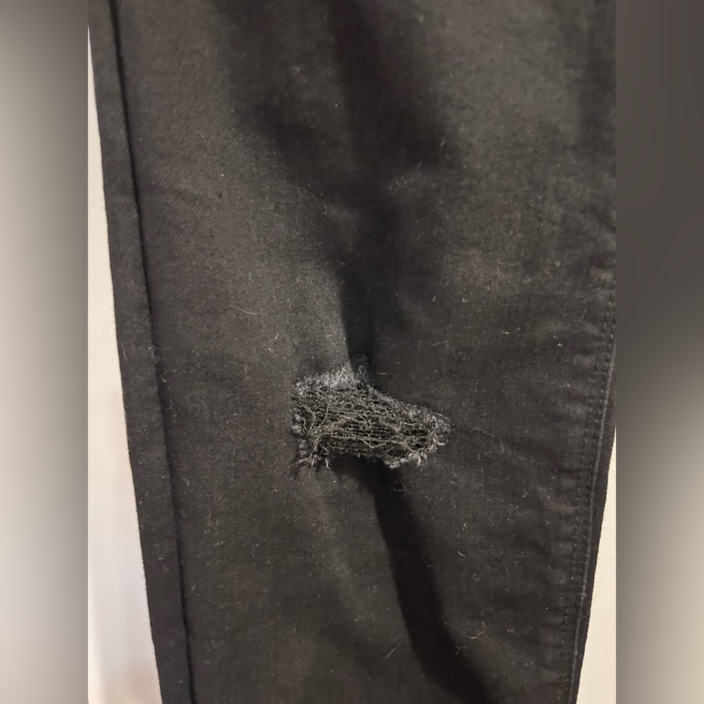 WHITE HOUSE BLACK MARKET Black Distressed Skinny Jeans 6R Ripped Knee - Picture 5 of 6